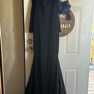 Elegant Black Long Sleeve Dress